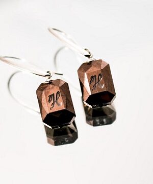 Nimetähega kõrvarõngad