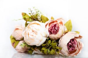 Kunstlillekimp pojengid ˙Kreem˙ – toorsiidist (48cm)