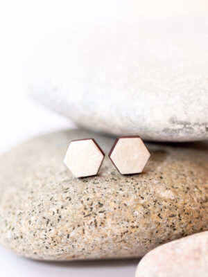 Kõrvarõngad ˙Classic˙ – valge glasuur, puidust (10×10 mm)