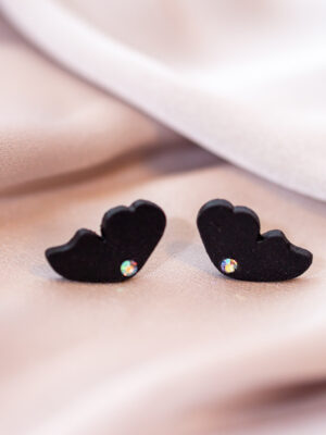 Kõrvarõngad ˙Liblika tiivad˙ – must matt, hele kristall (12×22 mm)