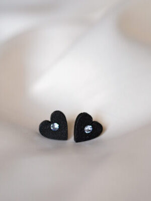 Kõrvarõngad ˙Südamed˙ - matt must, sinine Swarovski kristall (10x10mm)