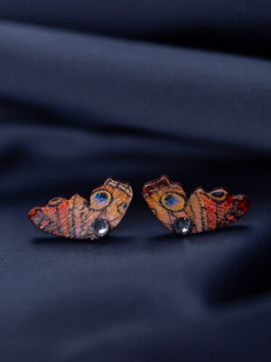 Kõrvarõngad ˙Liblika tiivad˙ - punane-sinakas, kristall, puidust (19×11 mm)